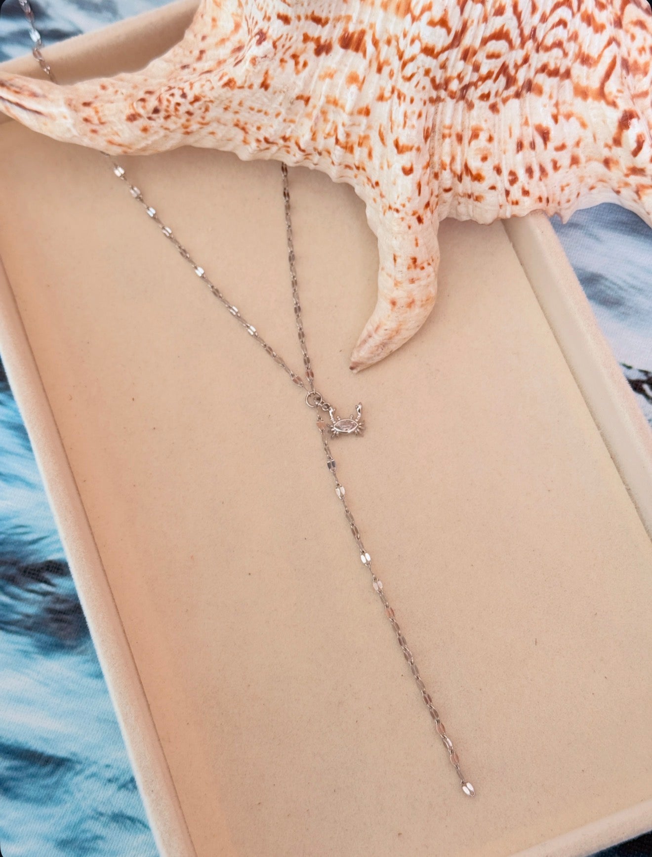 Crabby Lariat