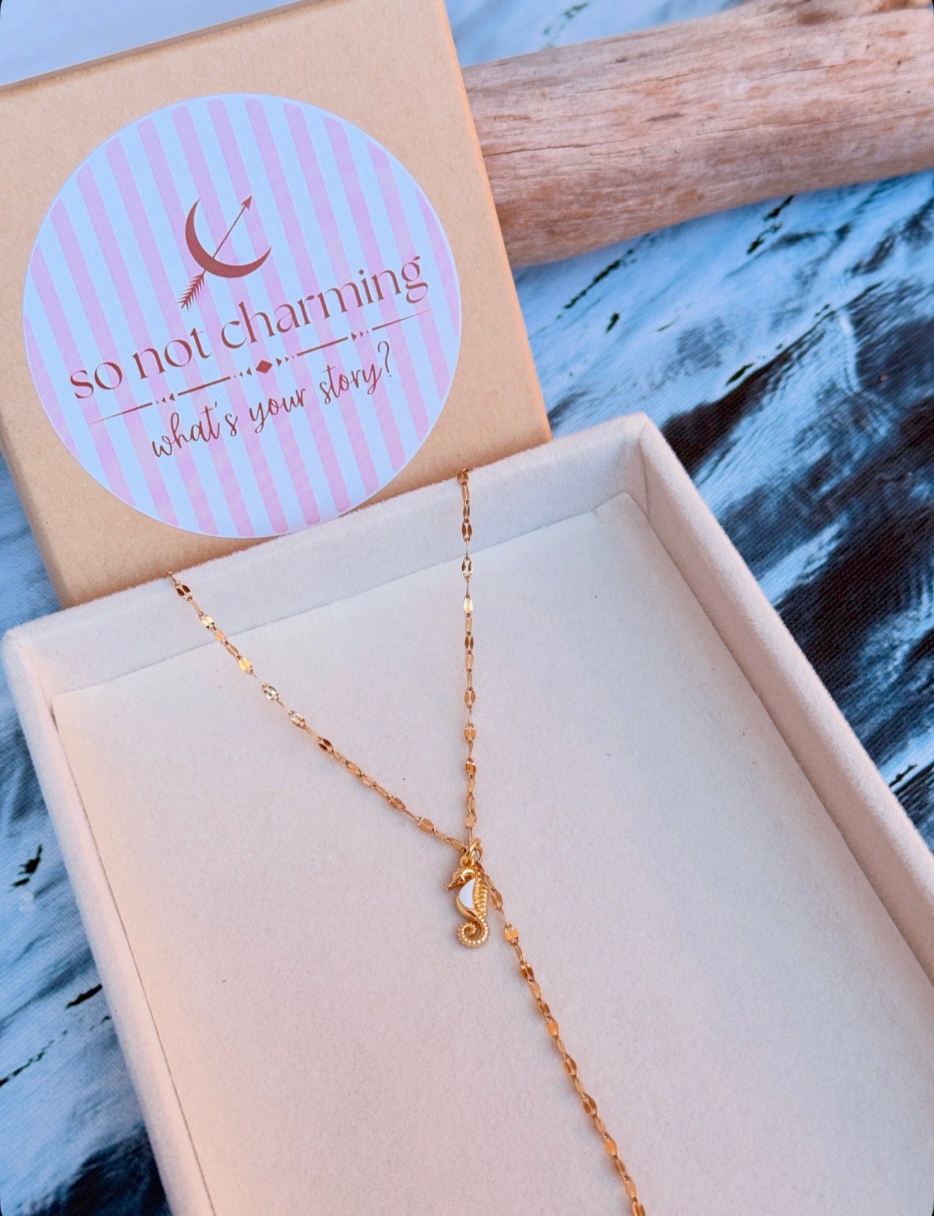 Seahorse Lariat